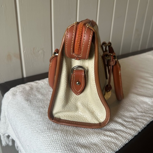 Vintage Dooney & Bourke Cream and Tan Purse - Picture 6 of 10
